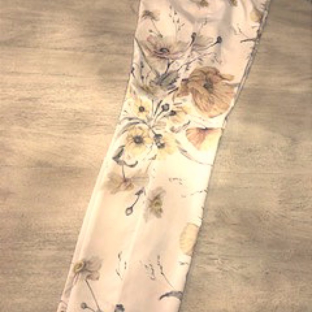 Ladies slim line ankle pants